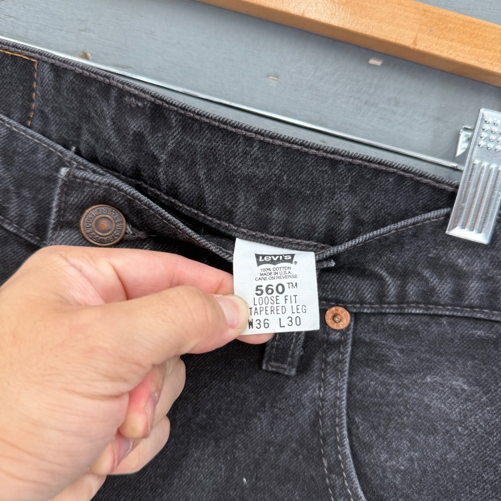 Vintage Levi's 560 Loose Fit Tapered Leg Jeans Black Made in USA 34 x 30 - Picture 3 of 8